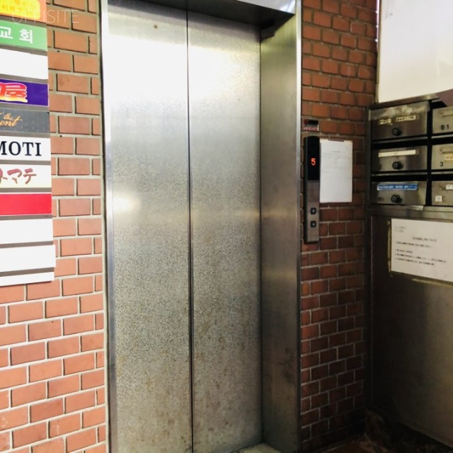 ウィンド赤坂ビル エレベーター