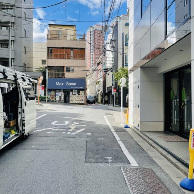 アザブビルディングNo.3　ビル前面道路