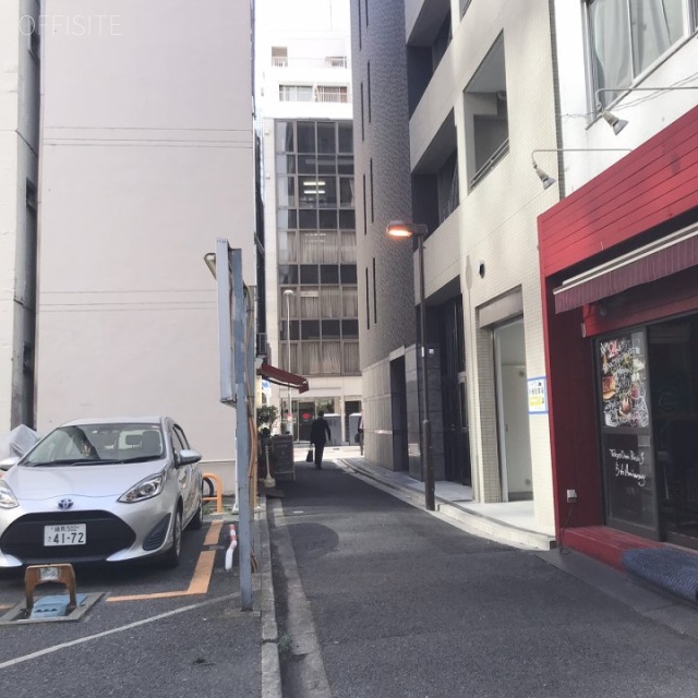 イチカワビル ビル前面道路