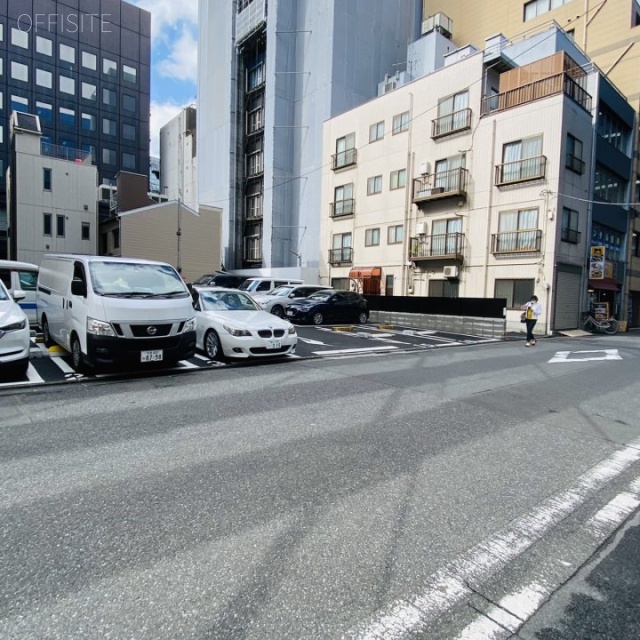 コツカ日本橋ビル ビル前面道路