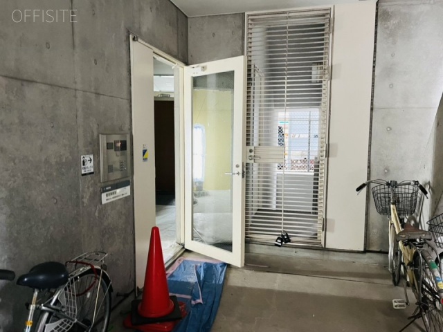 THE PORTAL 本郷三丁目(旧 宮本ビル)　エントランス