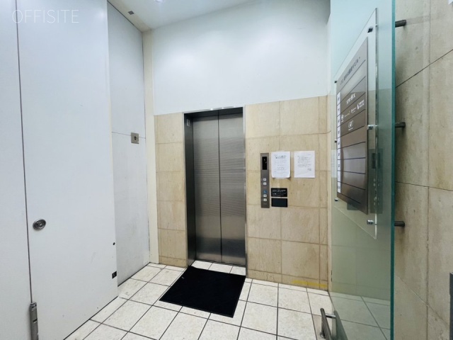 ABC-MART公園通りビル エントランス