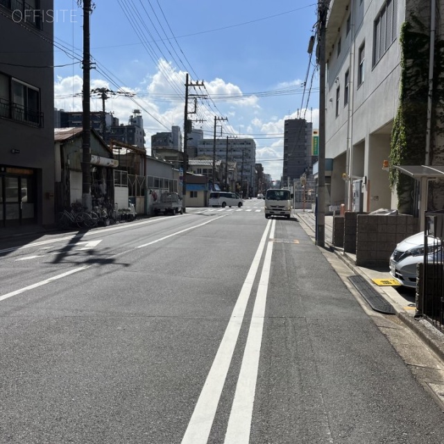 坂岸ビル 前面道路