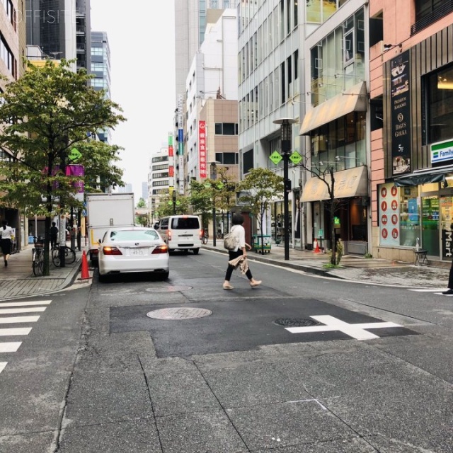 銀座サザンビル ビル前面道路