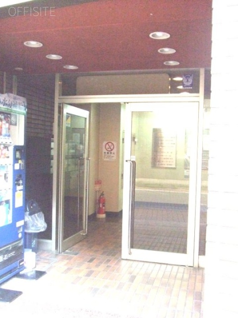 神田レンガビル エントランス