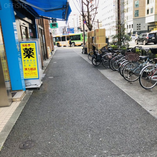 東神田MKビル ビル前面道路