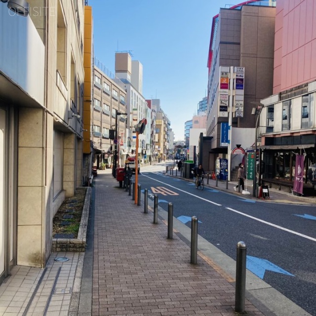 六本木イグノポール ビル前面道路