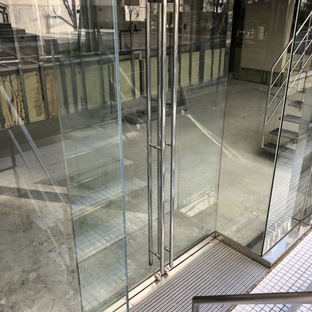 北青山3丁目一棟ビル エントランス