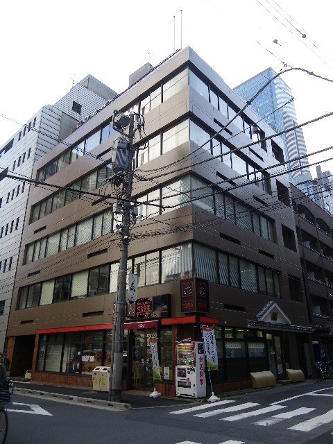 岡常本社ビル 外観