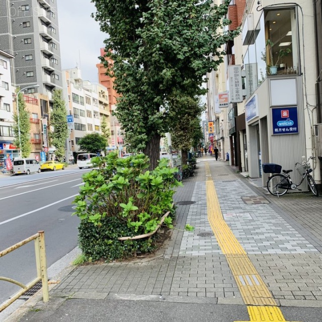 大黒ビル ビル前面道路