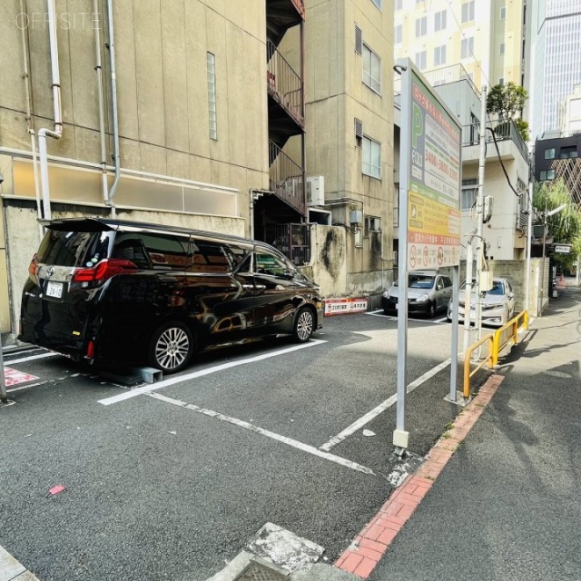 第2大坂屋ビル 前面に駐車場