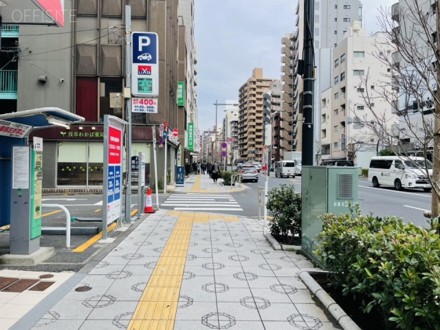 元大ビル　前面歩道