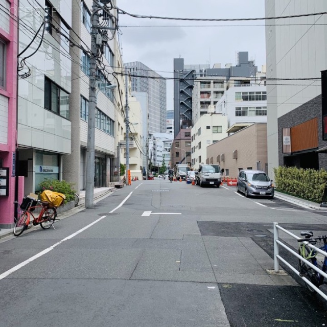 第2アサヒビル ビル前面道路