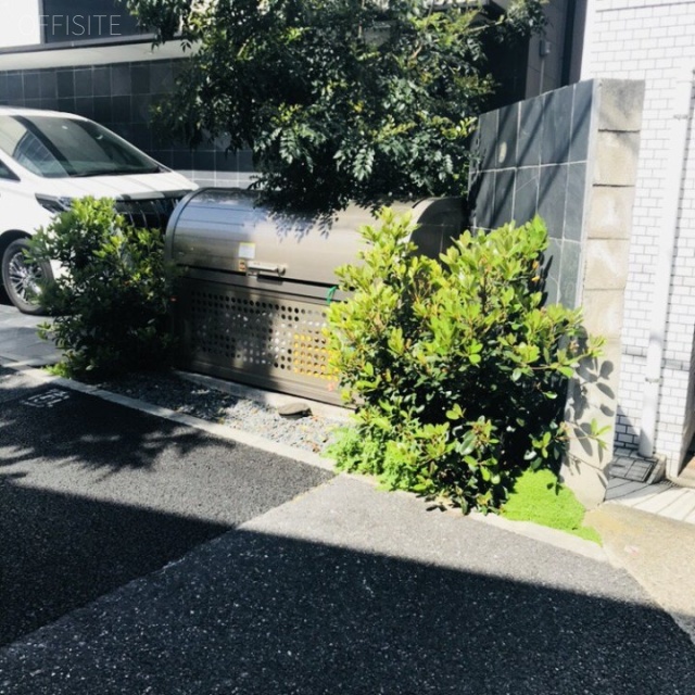 ヴィラージュ白金台　ゴミ捨て場