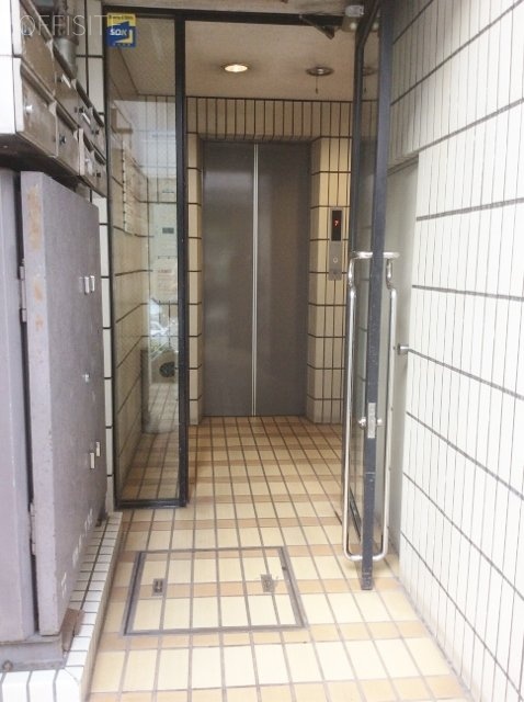 まるみビル エントランスホール