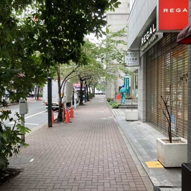 日本橋さくらビル ビル前面道路