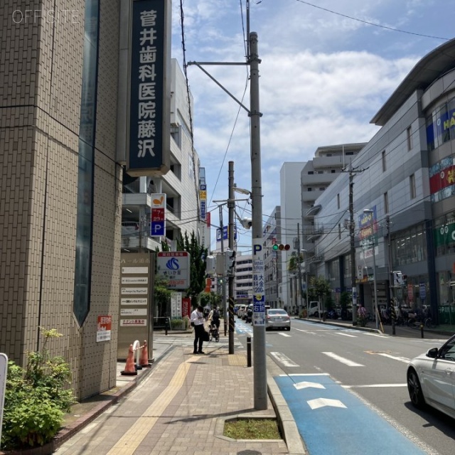 リベール藤沢ビル ビル前面道路