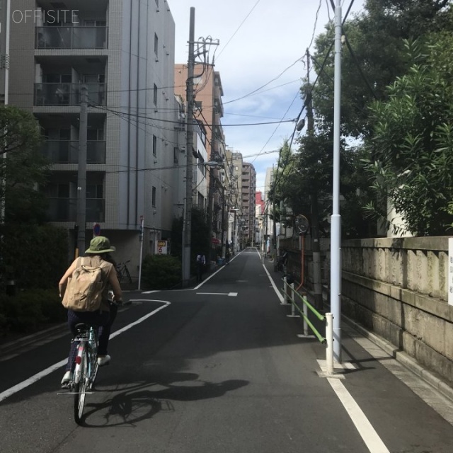 テクノフレックスビル ビル前面道路