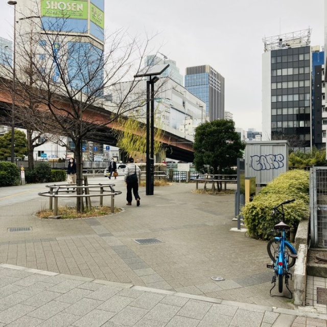 アーバンネット岩本町ビル ビル前面道路