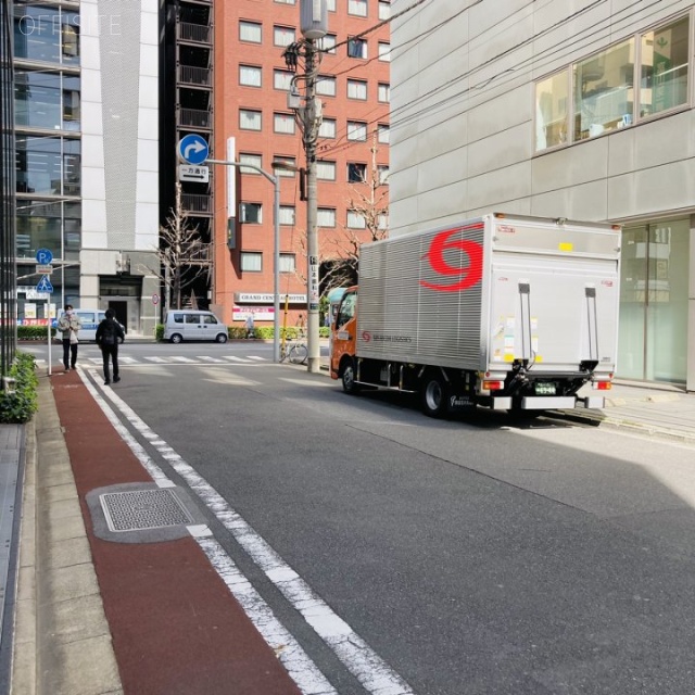 南部ビル ビル前面道路