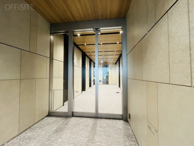 豊洲セイルパーク　エレベーターホール入口