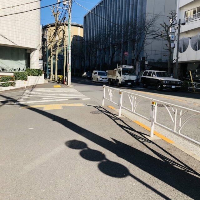 松下ビル ビル前面道路