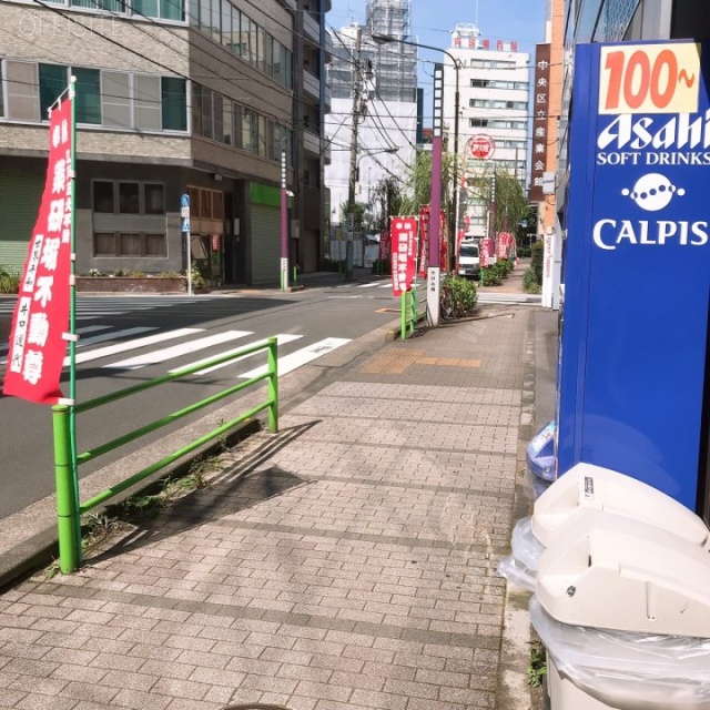 プリモKS1ビル ビル前面道路