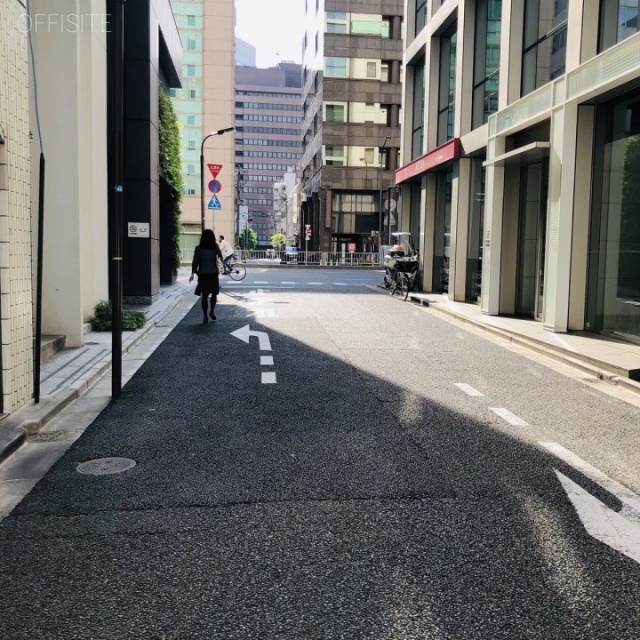 INPACビル 前面道路