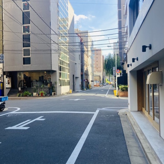 マキプラザ 前面通り