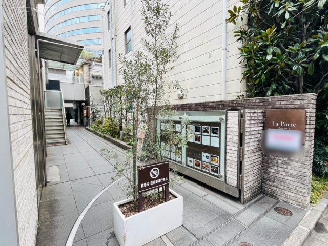 ラ・ポルト青山 外観