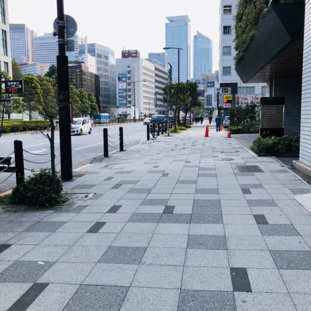 渡辺商事赤坂ビル ビル前面道路