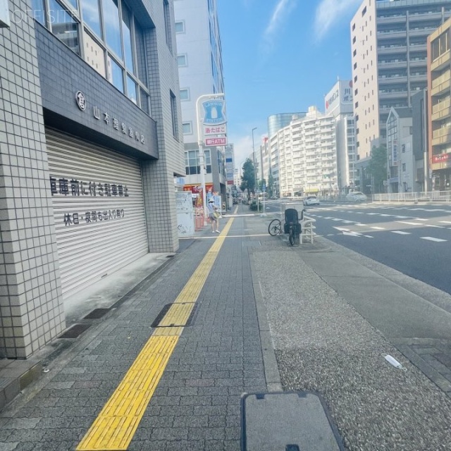 森田ビル 前面歩道