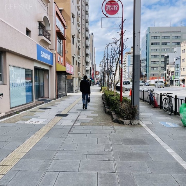 イマス元浅草ビル 前面歩道