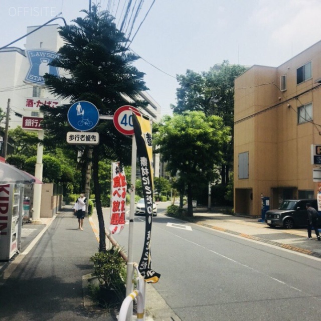 ストークビル北品川 ビル前面道路