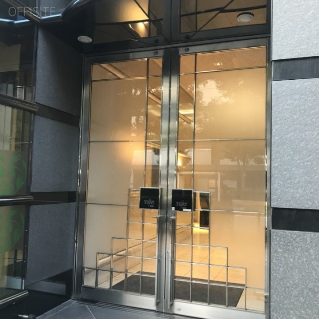 東栄ビル エントランス