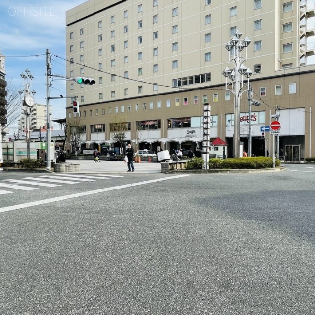 泉ビル ビル前面道路