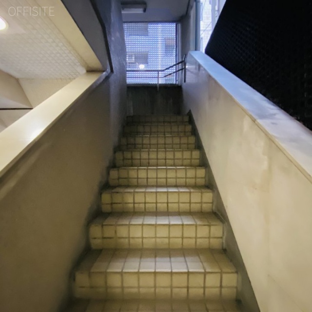 銀座アルカビル 内階段