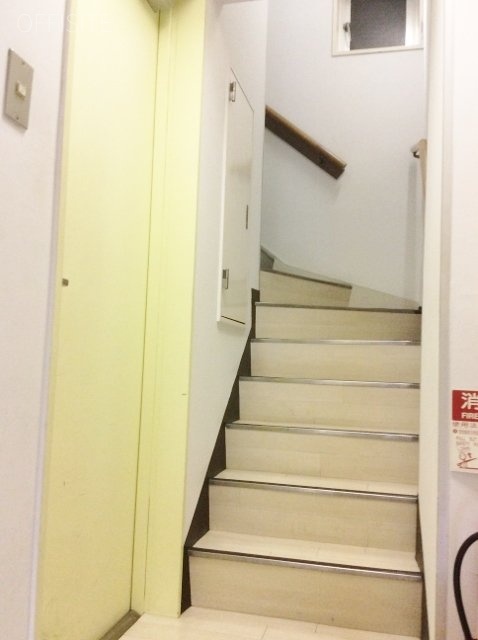 DKノアビル 貸室入口