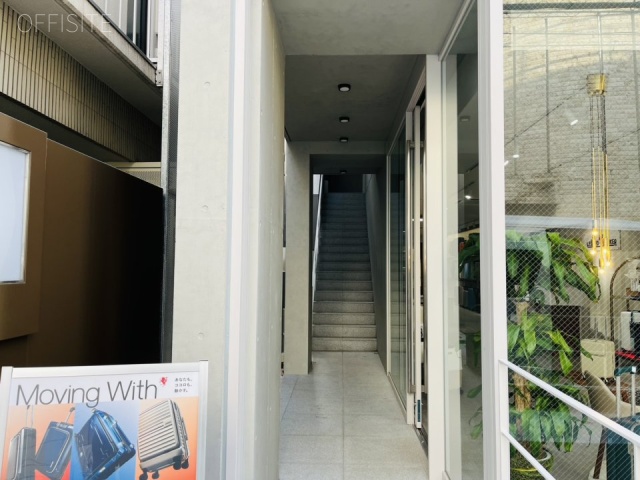 OJ表参道ビル エントランス