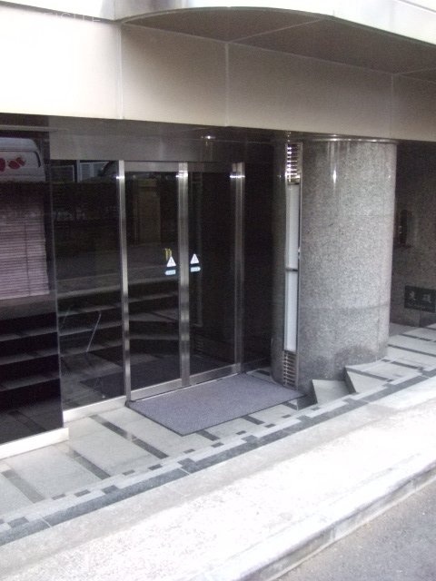 新宿MOAビル エントランス
