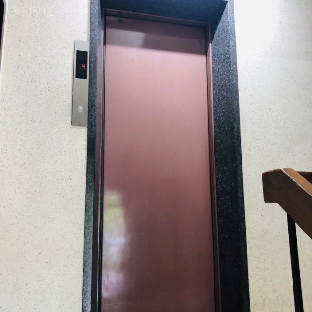 ニュー麻布ビル　エレベーター