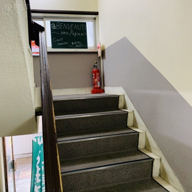 大興ビル エントランス