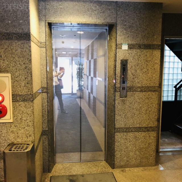 WELL2ビル エレベーター