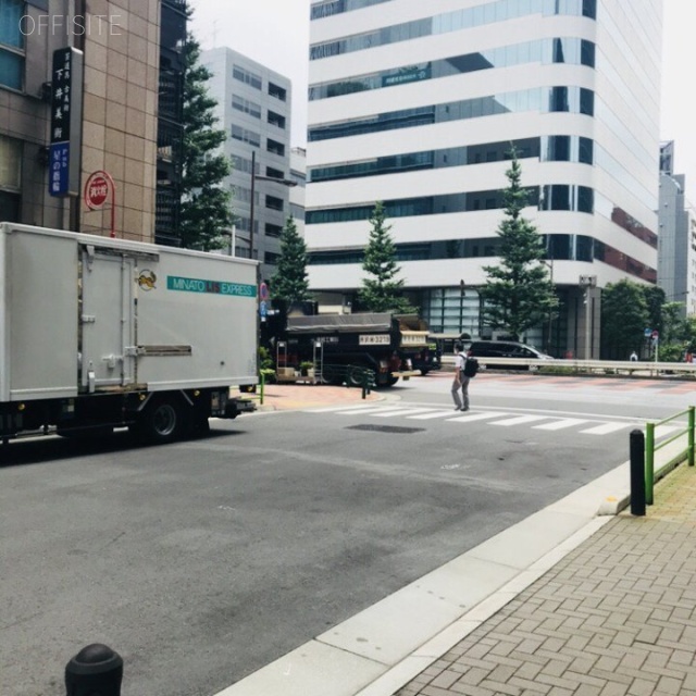 京橋宏陽ビル　ビル前面道路