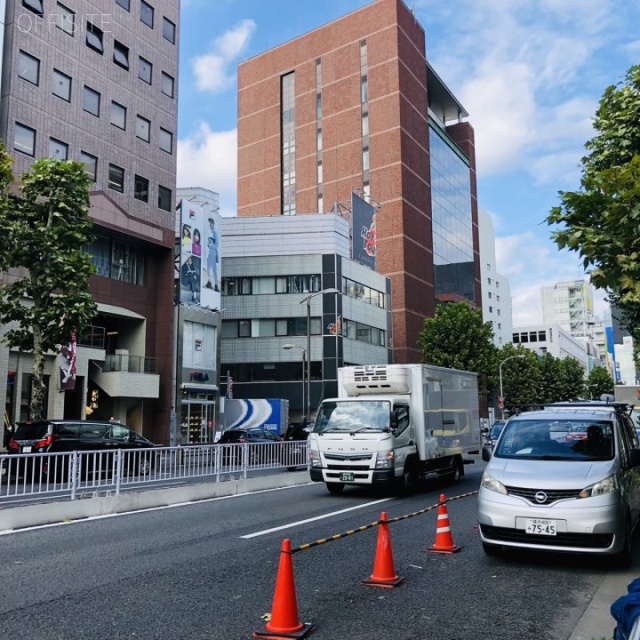 E-Harajuku 前面道路