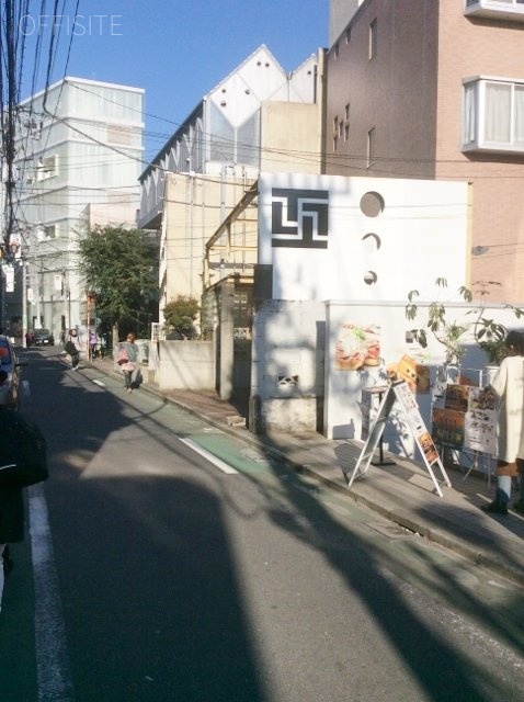 T’S表参道 ビル周辺道路