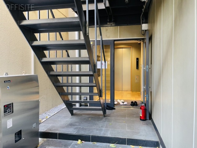 サンブライト本郷 エントランス