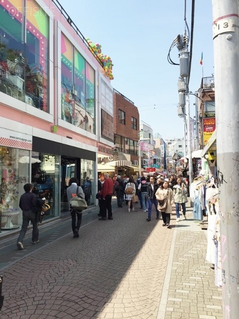 モダンフォルム原宿ビル ビル前面道路