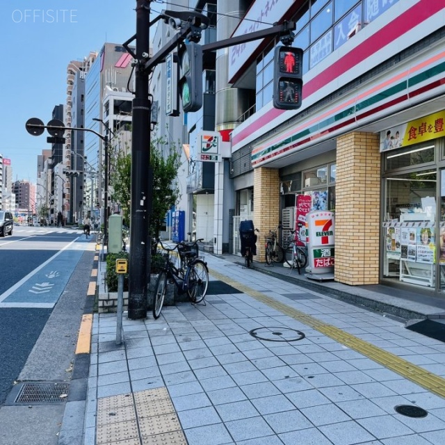 モリタビル浅草橋 前面歩道