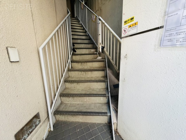 新橋アオヤギビル エントランス